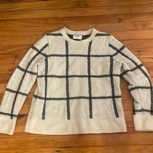 Old Navy black and white sweater